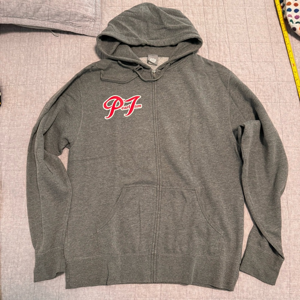 USED and RARE. Official Pearl Jam hoodie. Size M.
